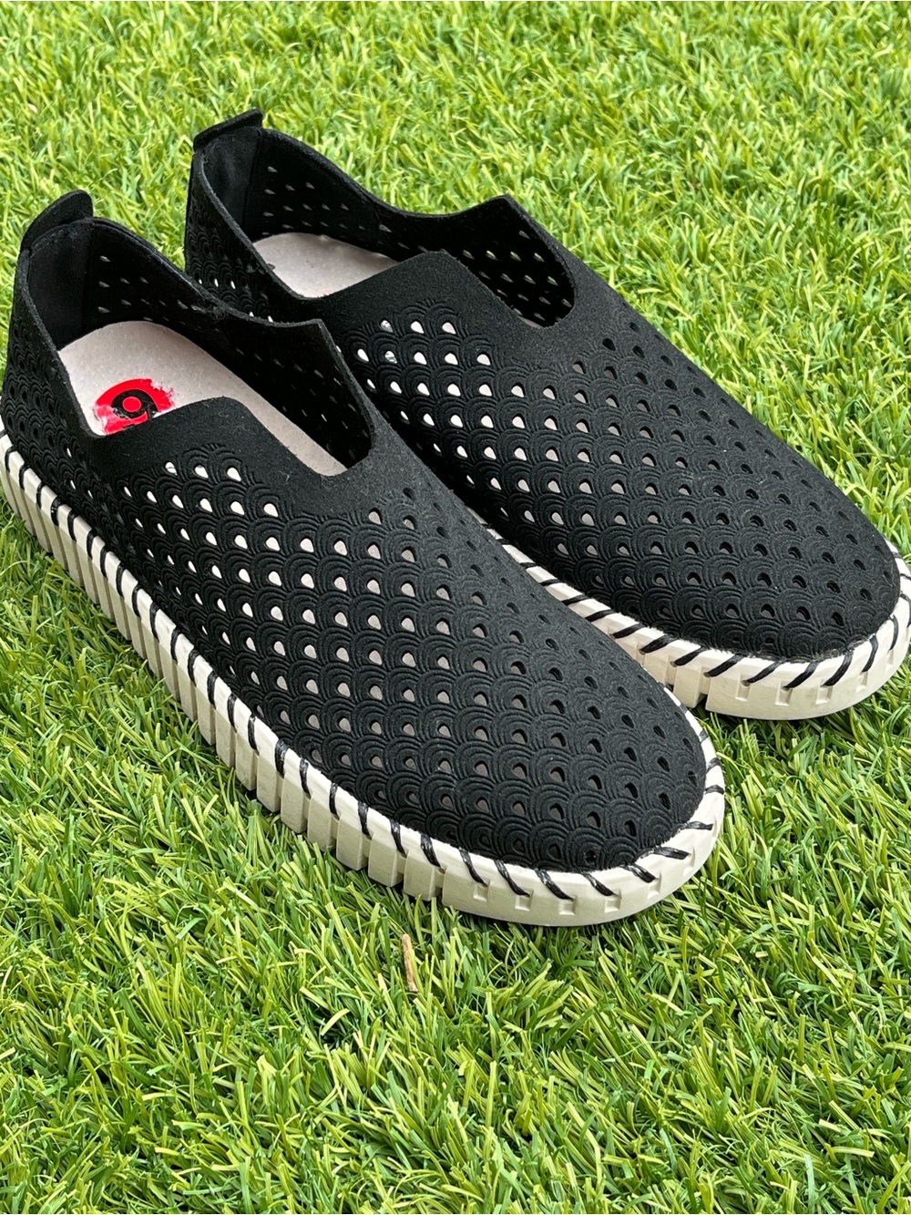 New! Tommy Bahama Daffodil Perforated Platform Slip-on Sneakers Size 6